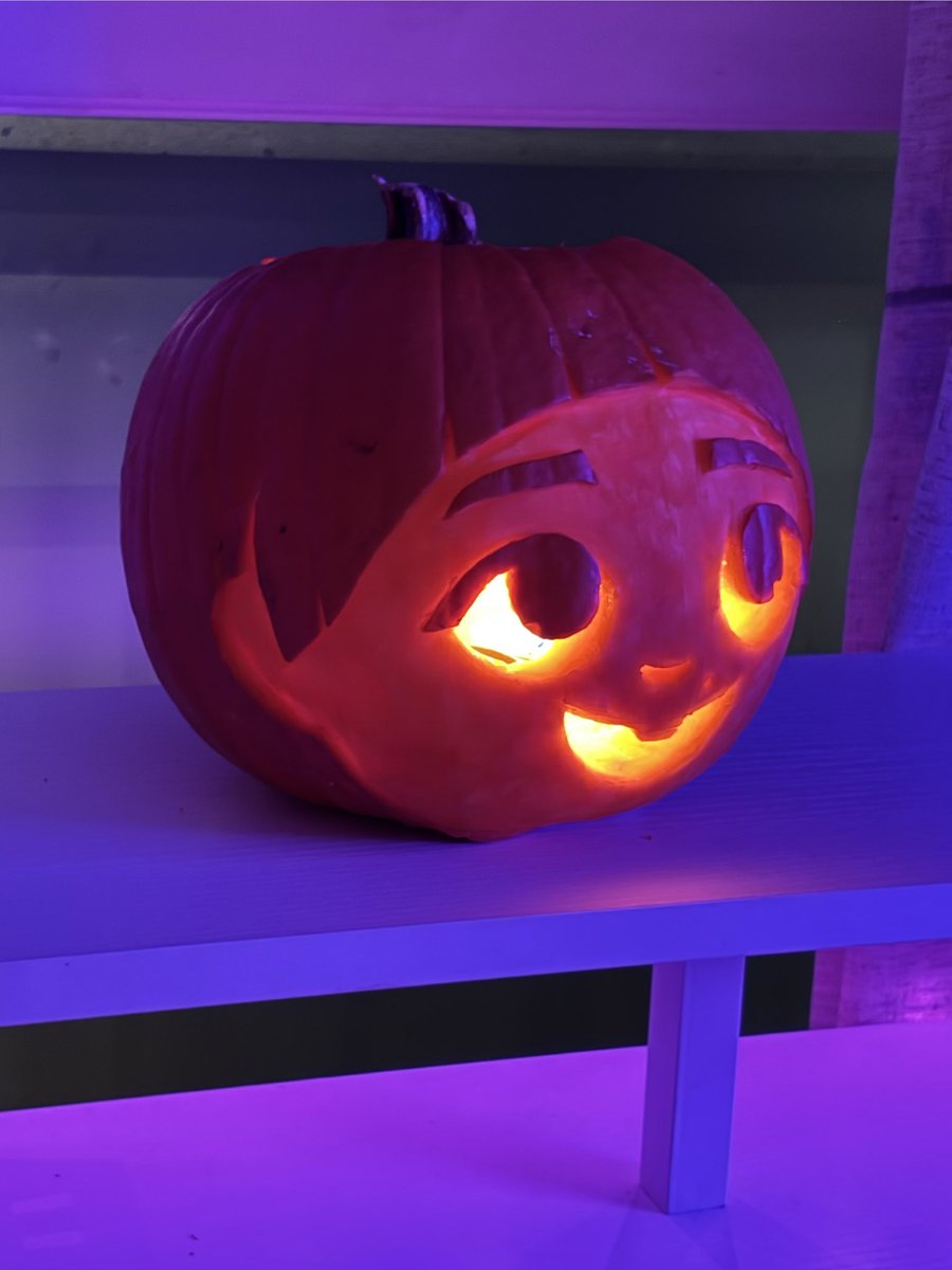 Kiwi4miwi's tweet photo. just one pumpkin tall!!! https://t.co/EgEBbW0IZU