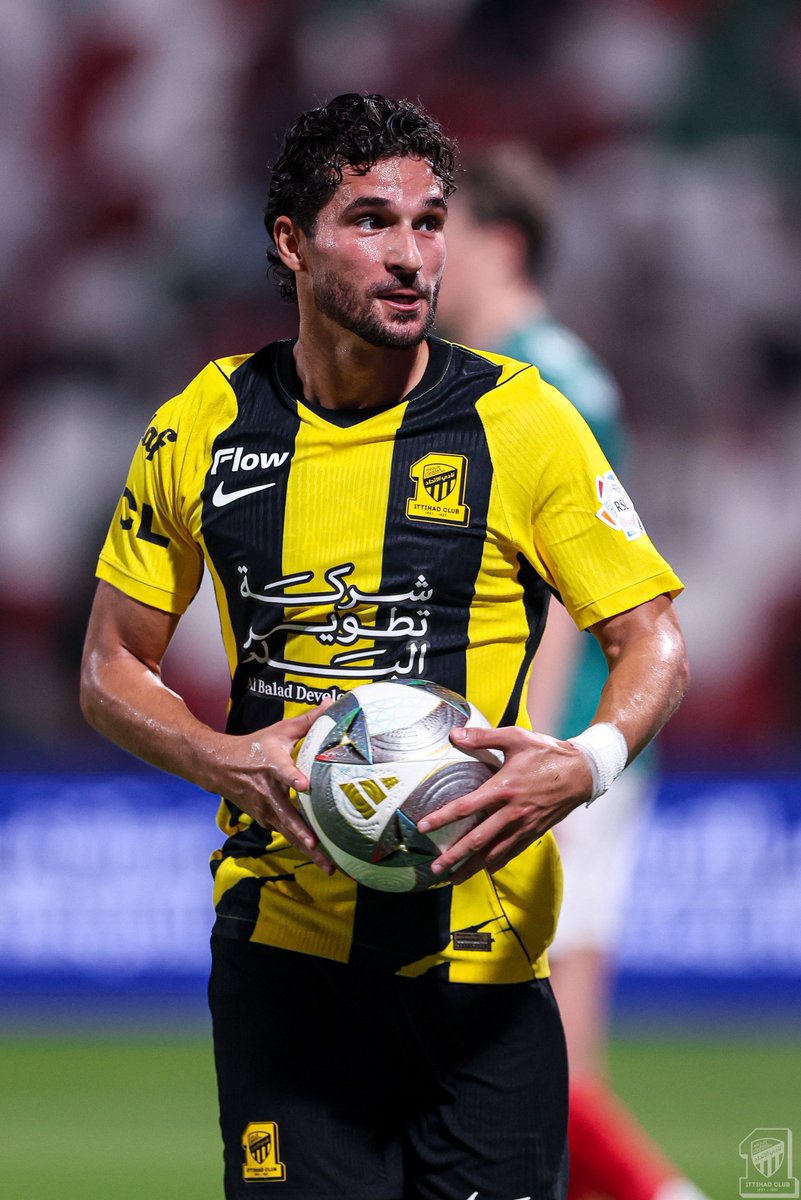 ittihad's tweet photo. 📸| فـرحة هدفنا الثانـي من حُسام 🗡️💛
#الاتحاد_الاتفاق https://t.co/7pTrUnt5Os