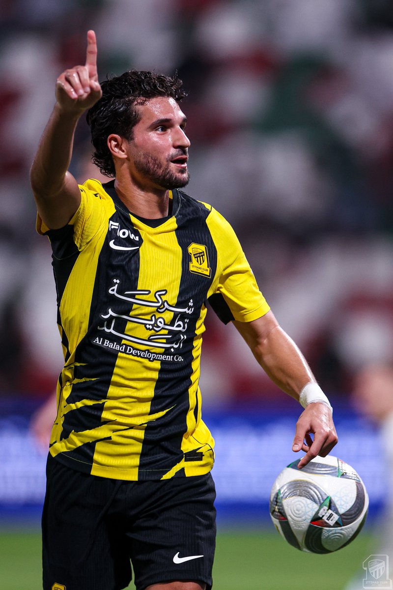 ittihad's tweet photo. 📸| فـرحة هدفنا الثانـي من حُسام 🗡️💛
#الاتحاد_الاتفاق https://t.co/7pTrUnt5Os