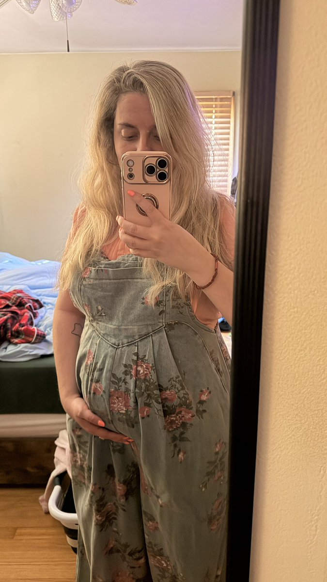 PoppieMae tweet picture