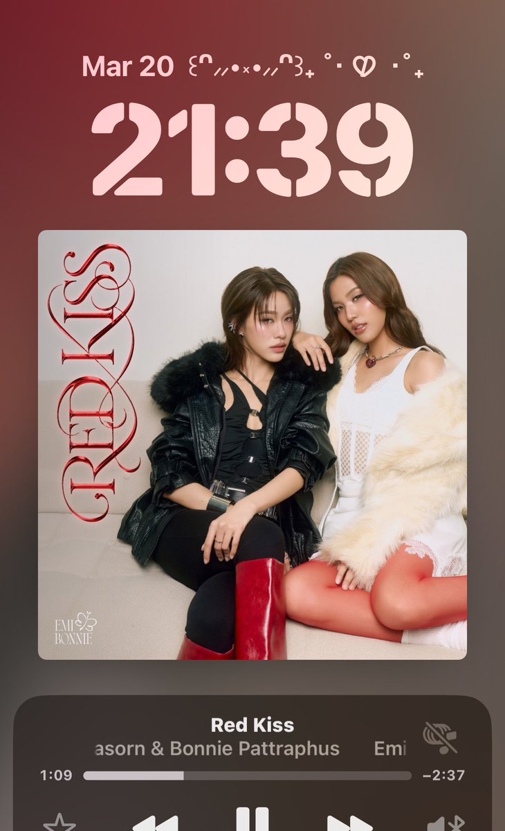 sugaringrui's tweet photo. nadie entiende mi obsesión con esta canción https://t.co/pkyo5bk3jb