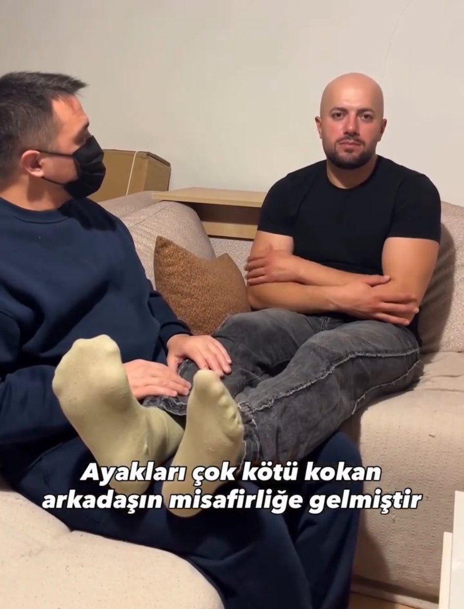 Turk_unluayak's tweet photo. 😂😂 https://t.co/whdygdGp4F