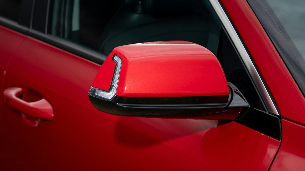 AutoExpress's tweet photo. Check your mirrors! Car criminals may be trying to steal them...>> https://t.co/Q1cPwJ6n9M https://t.co/1IuD3uLJKy