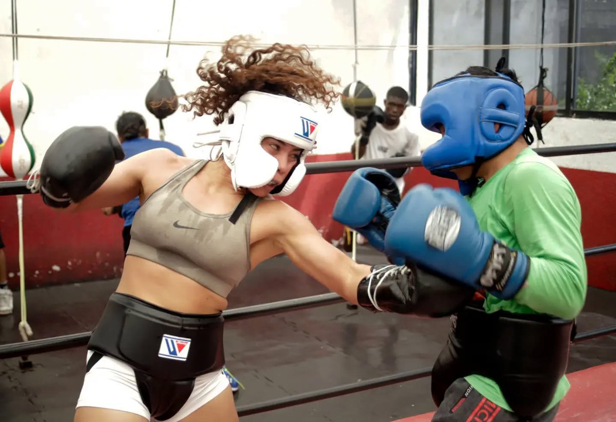 adiarionic's tweet photo. 🥊🇳🇮 La #boxeadora nicaragüense Eveling “La Colocha” Ortega afina los últimos detalles de su preparación en Ciudad de México para disputar el "Ttulo mundial interino minimosca de la Asociación Mundial de Boxeo (AMB)" frente a la mexicana Alma Melissa “La Leona” Meraz. https://t.co/8niqWH0bnv