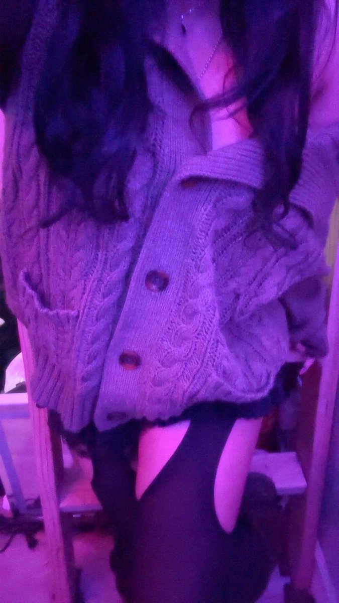 LivingD0llBea's tweet photo. #ootd https://t.co/1sUoj2QAQ1