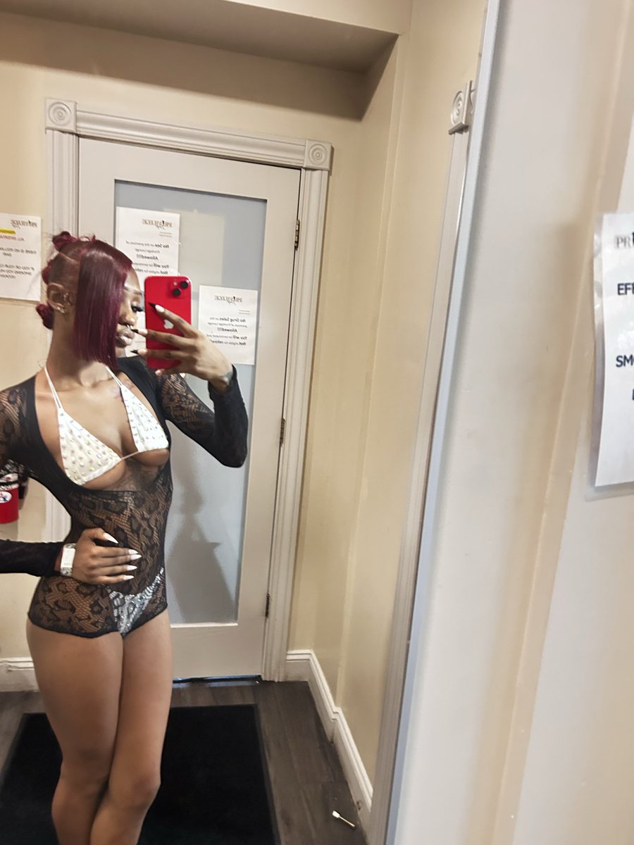 masariunique's tweet photo. I’m so hot https://t.co/de989v8G85