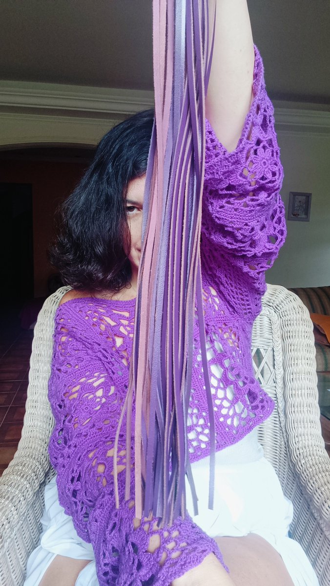 erotikatown_b's tweet photo. Apresento para essa comunidade o meu FLOGGER da @BdsmLuxury

Vocês sabiam que existem lugares certos para 'bater' no corpo? E que tem também a 'safeword' e 'after care' em cada prática de B.D S.M? https://t.co/971pRoLLHh