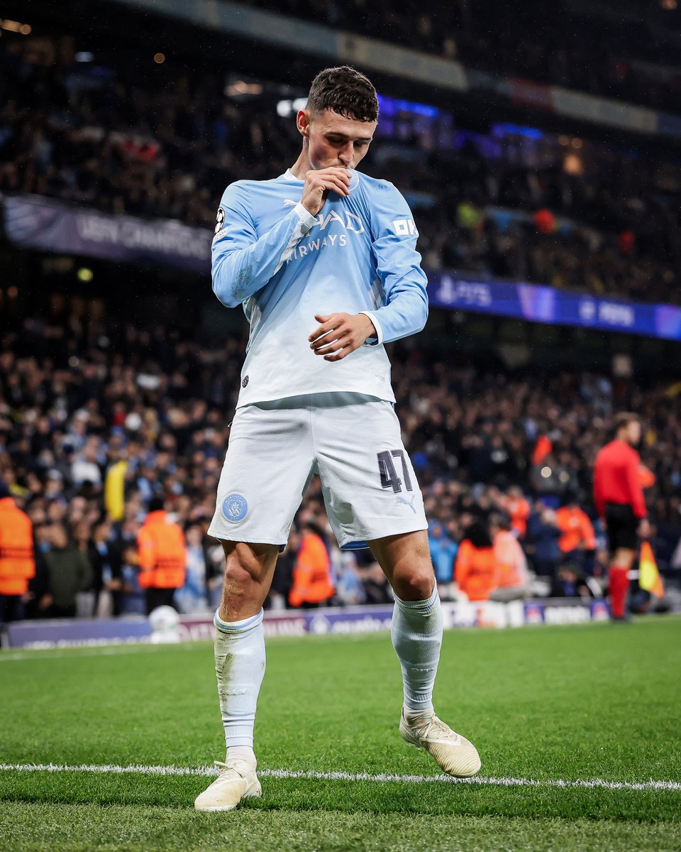 brfootball's tweet photo. After going 10 months without a goal for Man City, Phil Foden follows his strike vs. Ipswich with a HAT TRICK vs. AEK Athens 👊 https://t.co/b5PNfI2Hox