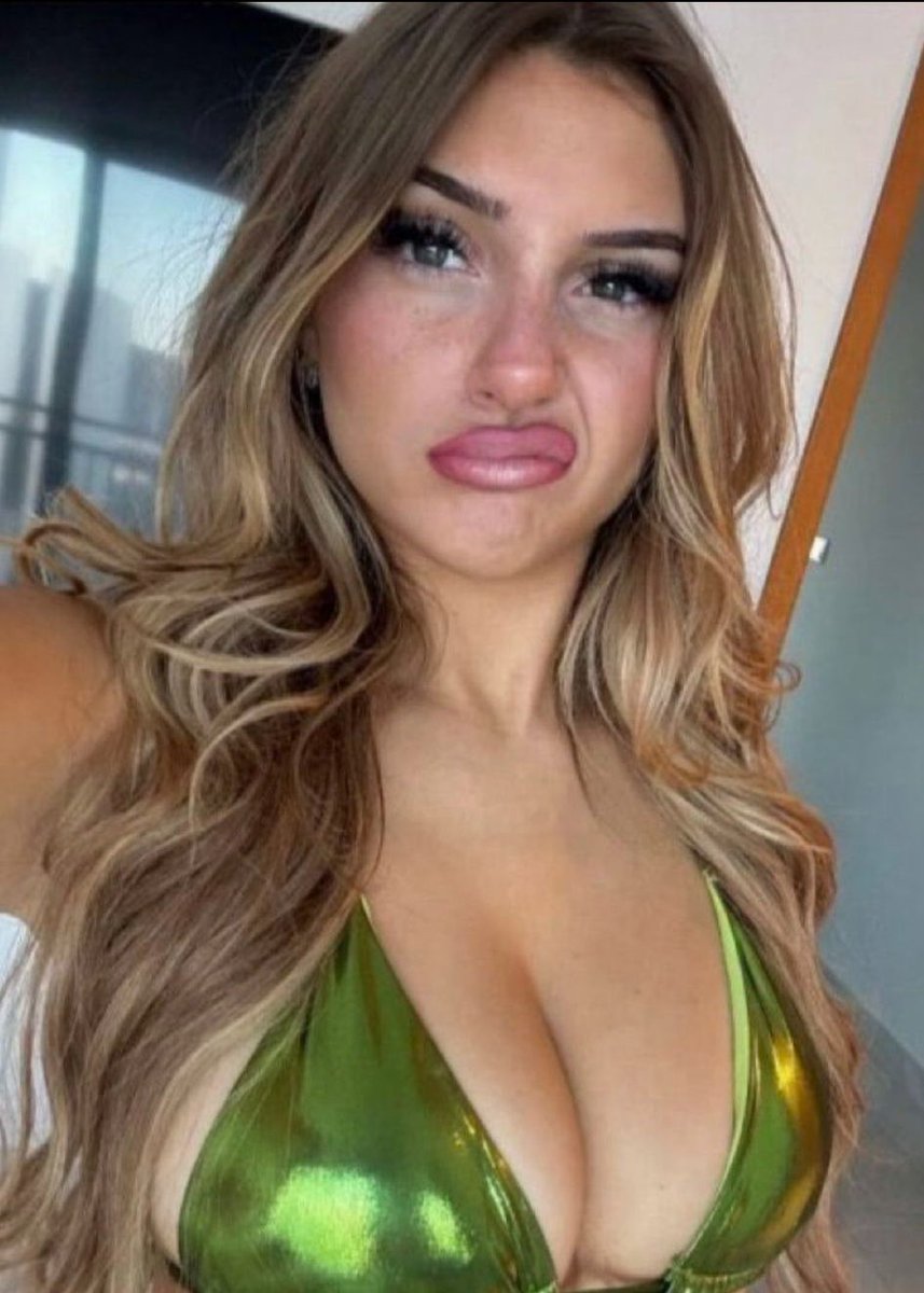 BattlerW57550's tweet photo. @Roi_Kelsha a reussi a prendre sa revanche et m’a humilier en battle en utilisant mes mommys Lysandre et Eugenie. À qui le tour de me détruire? 
#wankbattle #wank #wankchat #looser https://t.co/3S0Mevvd2d