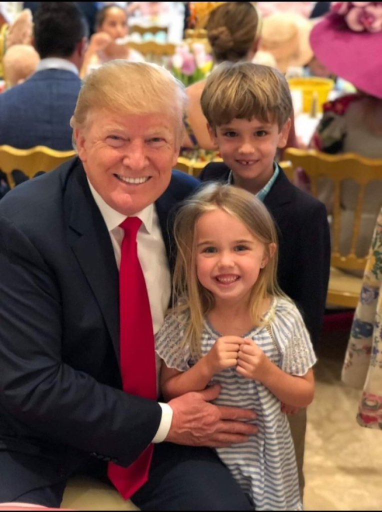 Emchatxs's tweet photo. Donald Trump is loved and respected around the world, especially in America!! 

Drop a❤🇺🇸if you agree!! https://t.co/nlQ25AfOt3