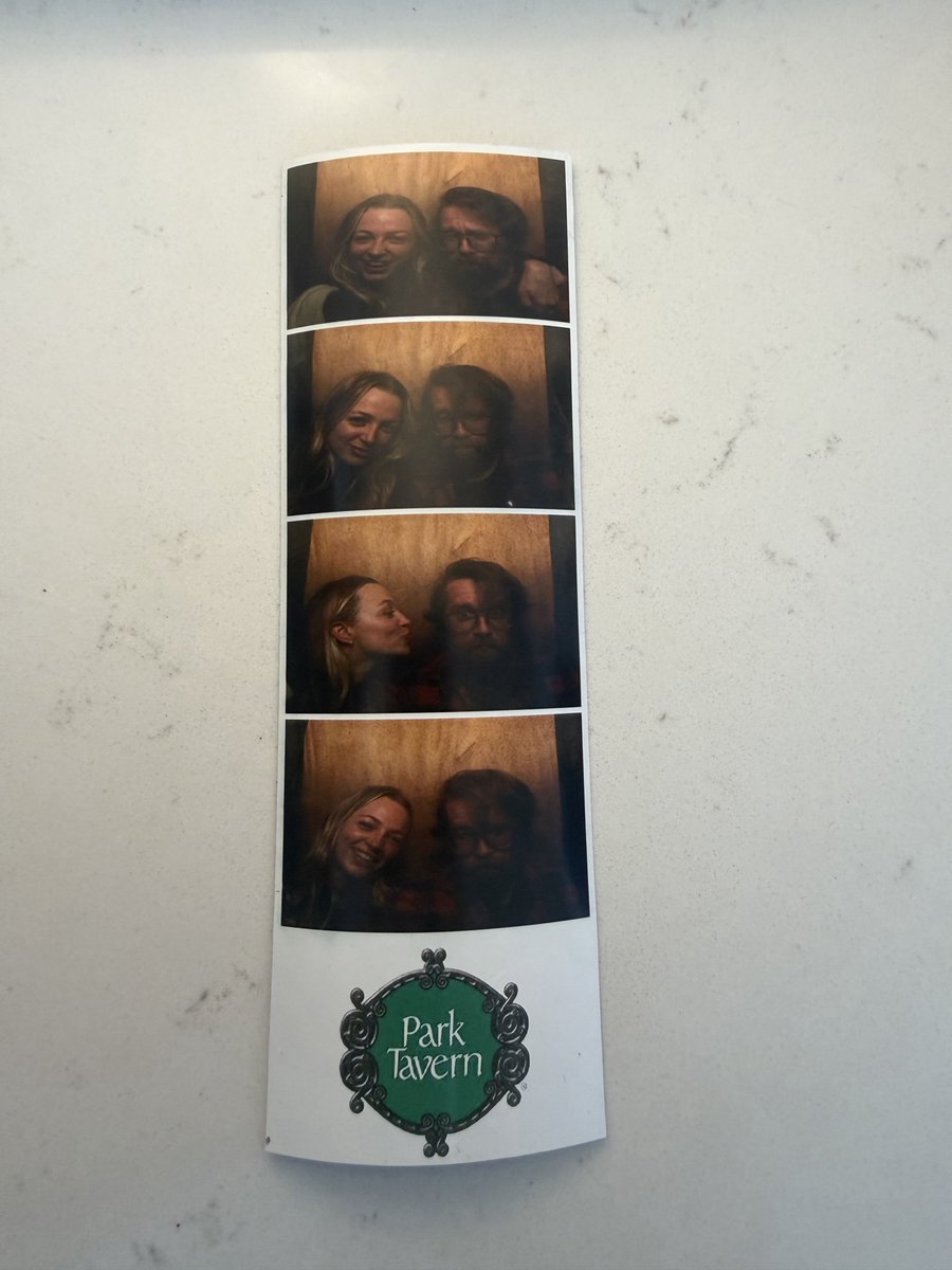 francesca_kick's tweet photo. Francesca &amp; Beardson PhotoBooth 😍
@Francesca_clips &amp; @BeardsonBeardly https://t.co/YfzOHPzzzM