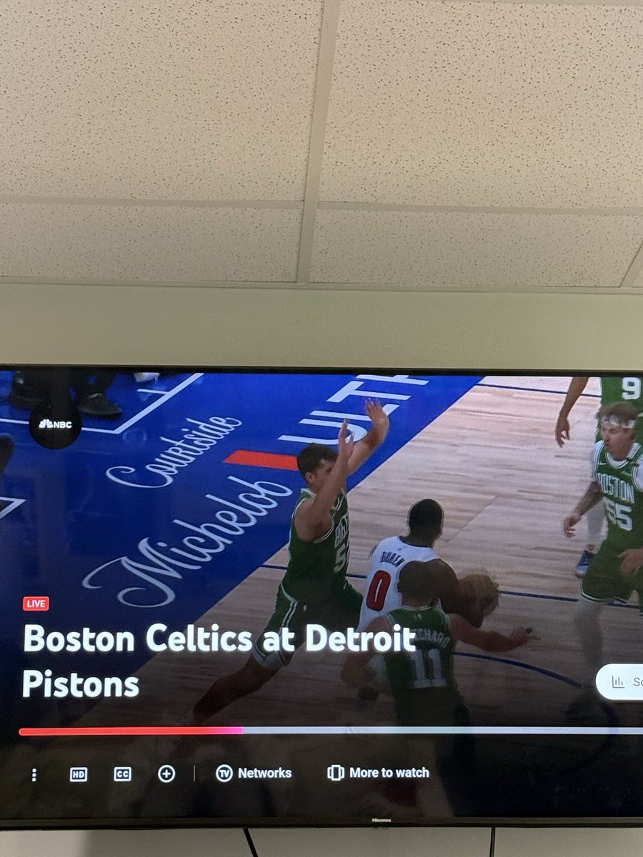 BradyNichols20's tweet photo. @aaron_lassiter @NBAonNBC Think it’s just you bro https://t.co/5Xi6nub5Vl