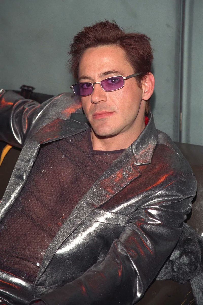 favedltd's tweet photo. @Snap just signed @RobertDowneyJr as the face of its $2,200 @specs AR glasses. Can't think of a better pick than the king of statement frames 🕶️ https://t.co/UGApwaj0KD