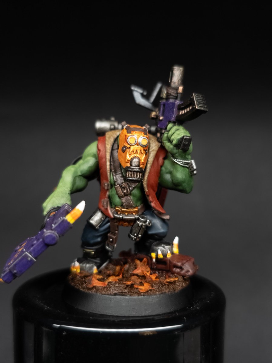 FireFlyNeverDie's tweet photo. Hello all you lovely people!
I present to you my submission into @spaceshark23 Orktober painting contest!
Dah Krumpkin Head!
#warhammer40k
#Orktober https://t.co/LeIAey8gmm