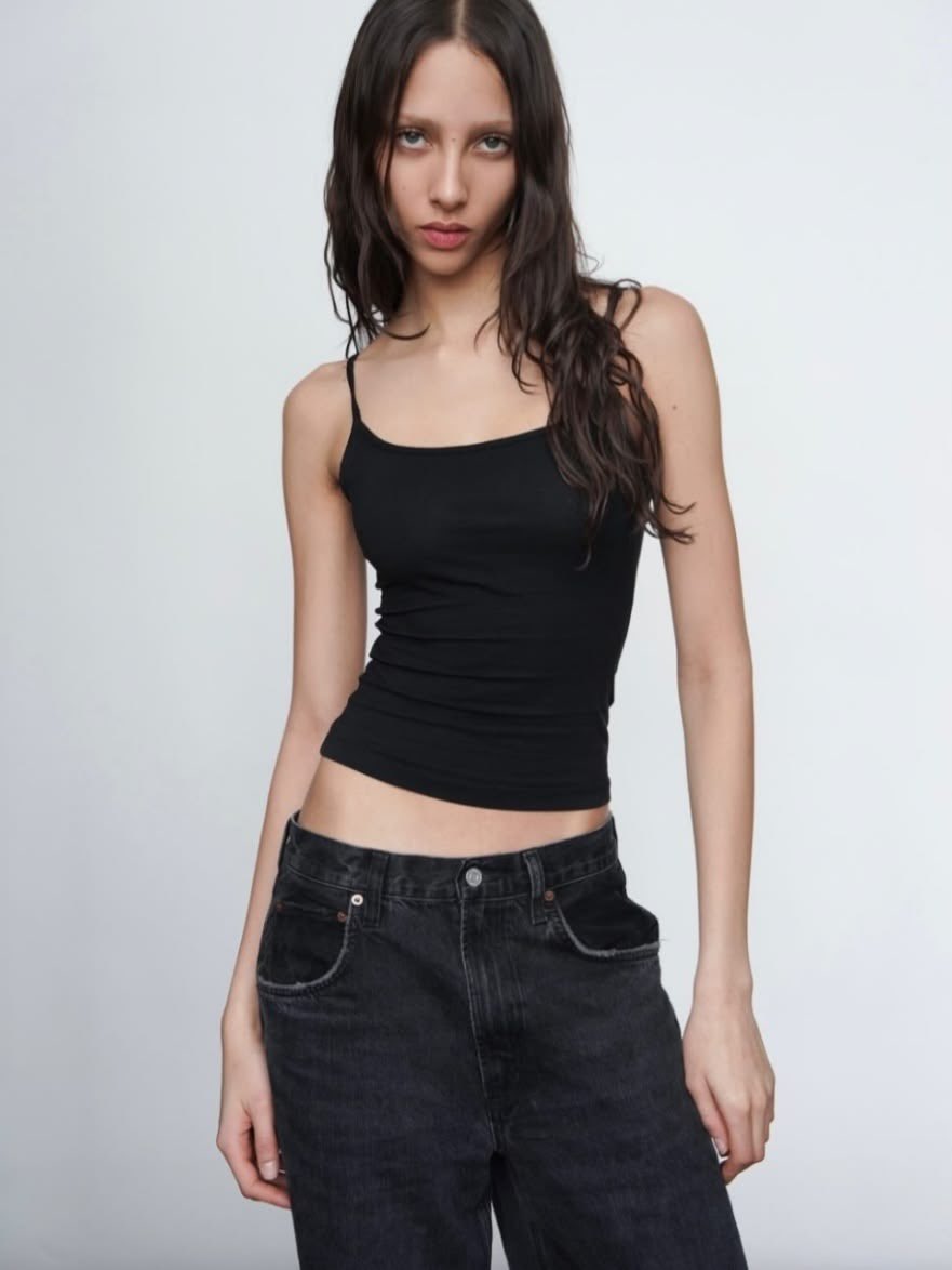 underfed_beast's tweet photo. idk if i want her or want to look like her https://t.co/mhx4DQoOT5