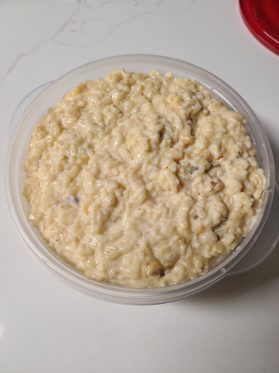 Forced2shit's tweet photo. OK, 1liter Tupperware full of Arroz con Leche, who wants it? 
And YES I'm giving it away, remember share, share, SHARE 
And trolls, don't get blocked https://t.co/vxweMh5lWI
