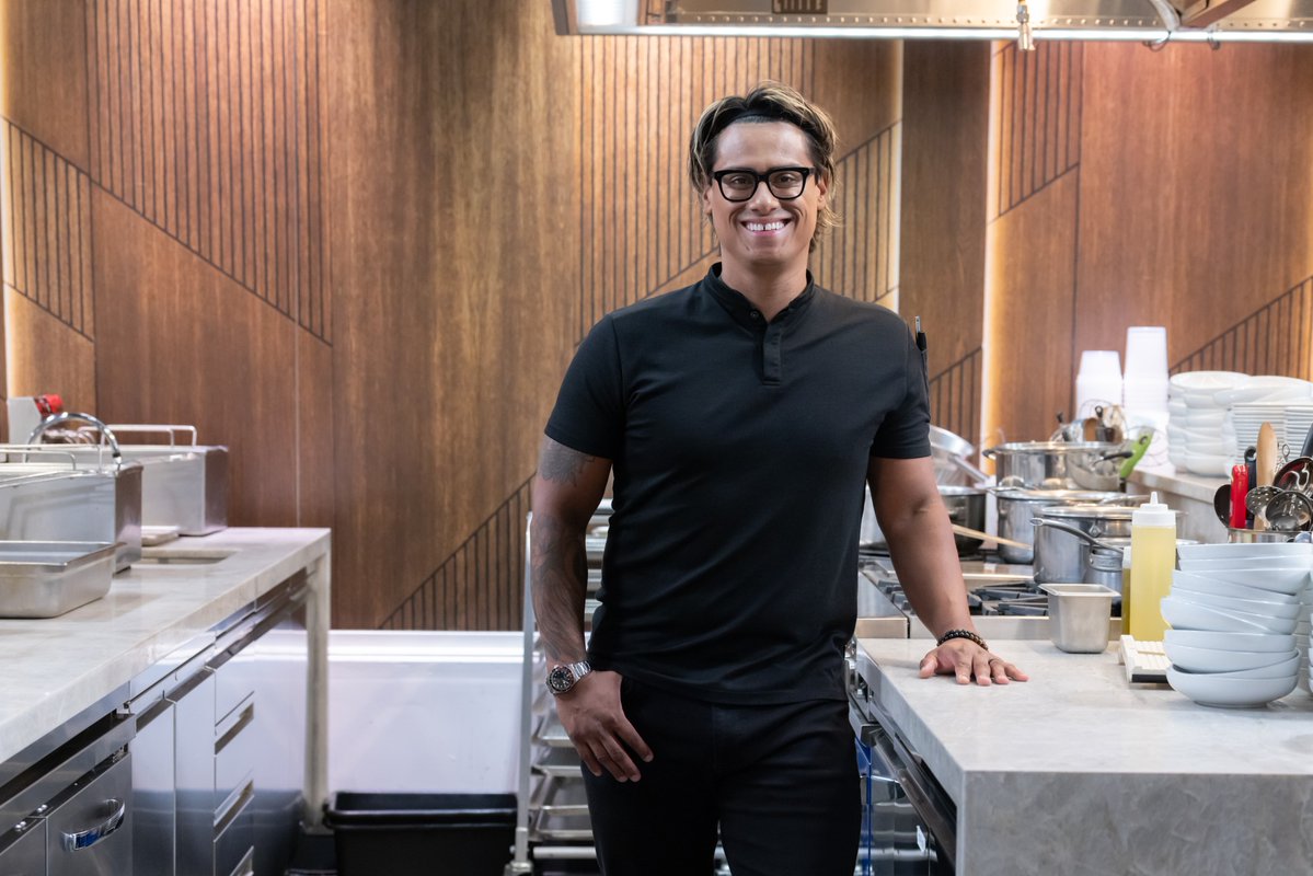 FoodNetwork's tweet photo. .@bflay and his home team take on Byron Gomez and his team from BRUTØ with the theme of Costa Rican cuisine! Whose dishes will win over the guests? 👀 

Find out on #TheLine TONIGHT at 9|8c! https://t.co/LpMN8lZYOE