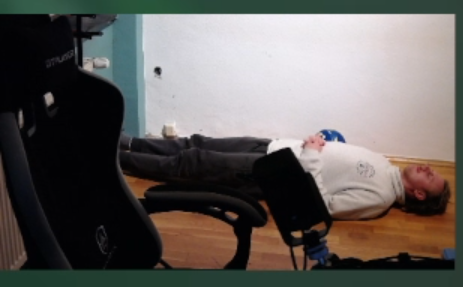 RVMultigaming's tweet photo. Live Reaktion von @PhilyPhilipp nachdem er Erfahren hat das wir 2:0 gegen @reGOLDeSport verloren https://t.co/qyMDJ9wtT0