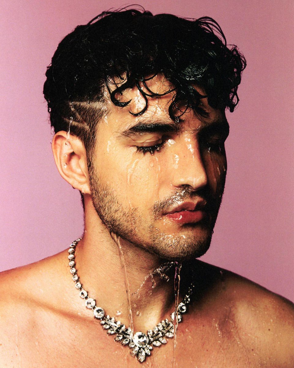jaomediacenter's tweet photo. Há 5 anos, Jão lançava o seu terceiro álbum de estúdio "PIRATA". https://t.co/8MPoFh5W2b