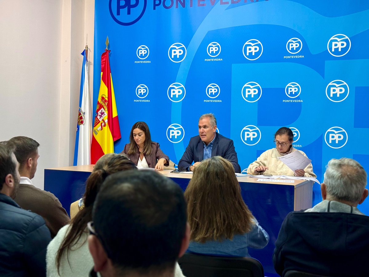 PP_Pontevedra's tweet photo. Seguimos traballando en equipo para o #29N

Hoxe reunión organizativa cos coordinadores dos colexios electorais https://t.co/4wUdqlDCay