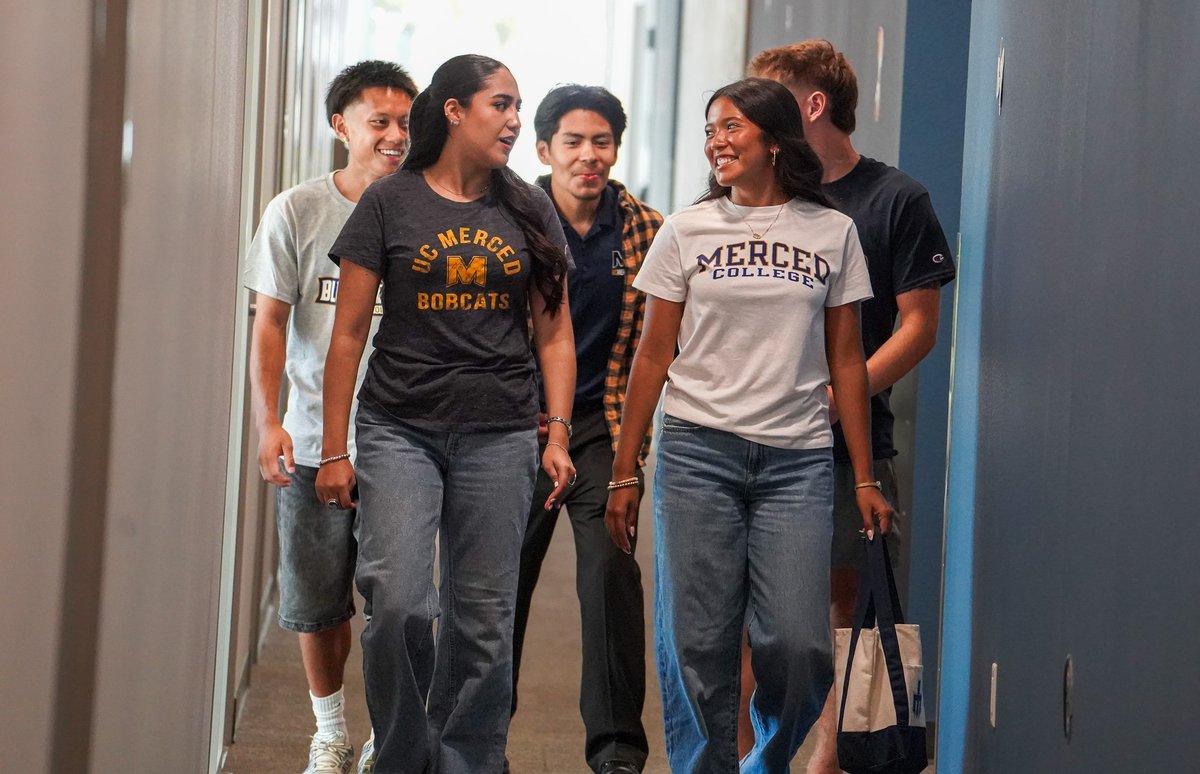 ucmerced's tweet photo. Big news for National Transfer Student Week! 🎓

UC Merced's new transfer pathway offers eligible community college students guaranteed admission, up to $8,000 in scholarships and a clearer path to a UC degree.

Learn more: https://t.co/JP0NJaPD9c https://t.co/s4Lq9By3IN