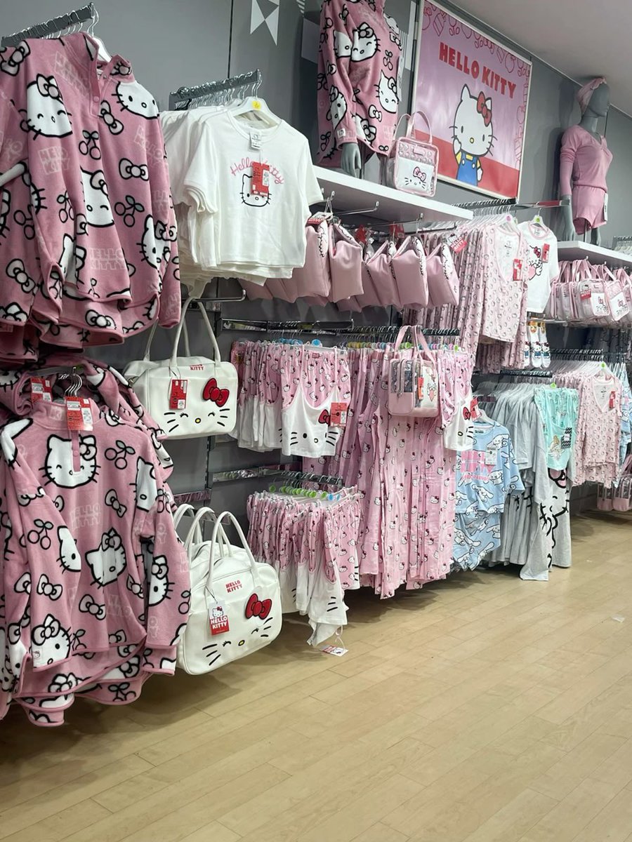 fairyprxncess's tweet photo. i would love shopping here https://t.co/3XxjHiebiP