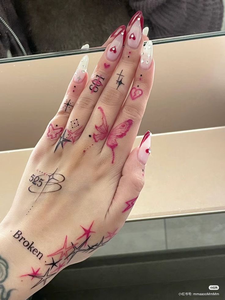 fxllenhalo's tweet photo. if you can’t tell i love pink (the broken part isn’t included) https://t.co/cjEjMdX9Fu