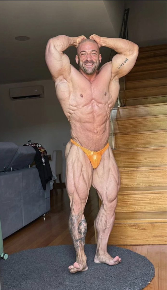 scottbbfan's tweet photo. Sérgio Fernandes hard and ready https://t.co/HHVrbW5b7Z