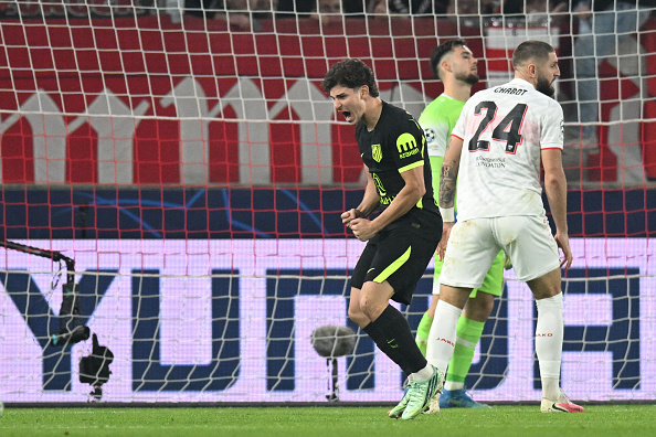 OptaJose's tweet photo. 50 - @9julianalvarez 🇦🇷 ha marcado su primer gol de la temporada en todas las competiciones. 

Esta ha sido su gol nº 50 con el @Atleti en todas las competiciones, convirtiéndose en el sexto jugador en alcanzar esta cifra con los rojiblancos en la era Simeone.

Arañazo. https://t.co/cZrCAjKwap