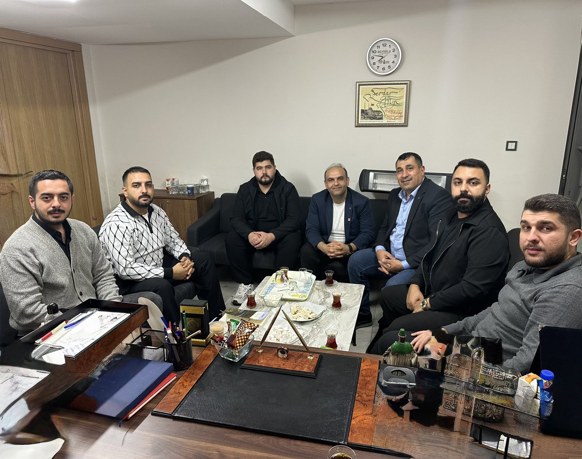 ArasENGEZ's tweet photo. Gençlik Kolları İl Yönetim Kurulumuzla birlikte, Beyoğlu Belediyesi İnanç Komisyonu Başkanı Serdar Seyithan Altın’ı ziyaret ettik.

Ardından Beyoğlu Pir Sultan Abdal Cemevi’nde Cemevi Başkanımız Sibel Can ve kıymetli canlarımızla bir araya geldik.

Gönüllere dokunmaya, birlik ve dayanışmayı büyütmeye devam ediyoruz.

Birliğimiz daim, yolumuz açık olsun