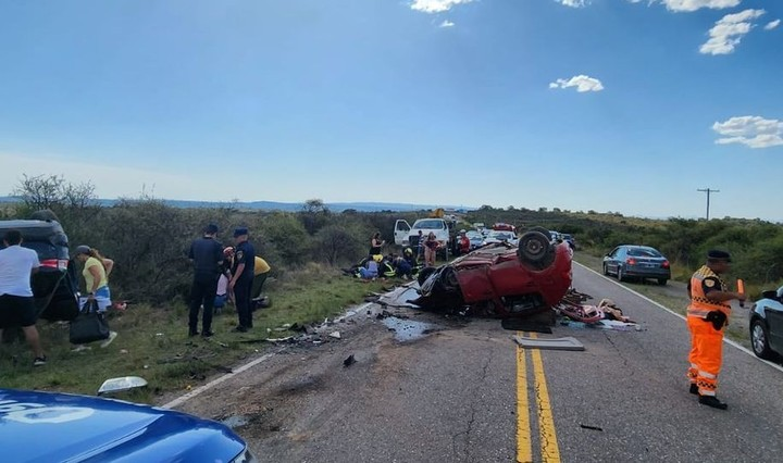 funesbeto's tweet photo. Córdoba: #Verguenza por la sentencia al ex legislador peronista Óscar González, protagonista de matar con un auto del juzgado en las Altas Cumbres a Alejandra Bengoa y cagarle la vida a dos adolescentes: una quedó parapléjica y la otra con tratamientos prolongados. 
La Injusticia de Córdoba, confirmó que González fue hallado culpable del delito de homicidio culposo agravado y lesiones culposas agravadas. 
Le dictó solo 3 años de prisión condicional y no irá a la cárcel. Es joda?
El Poder judicial y la prensa cordobesa al servicio del gobierno provincial. https://t.co/Pl3yA6mclH