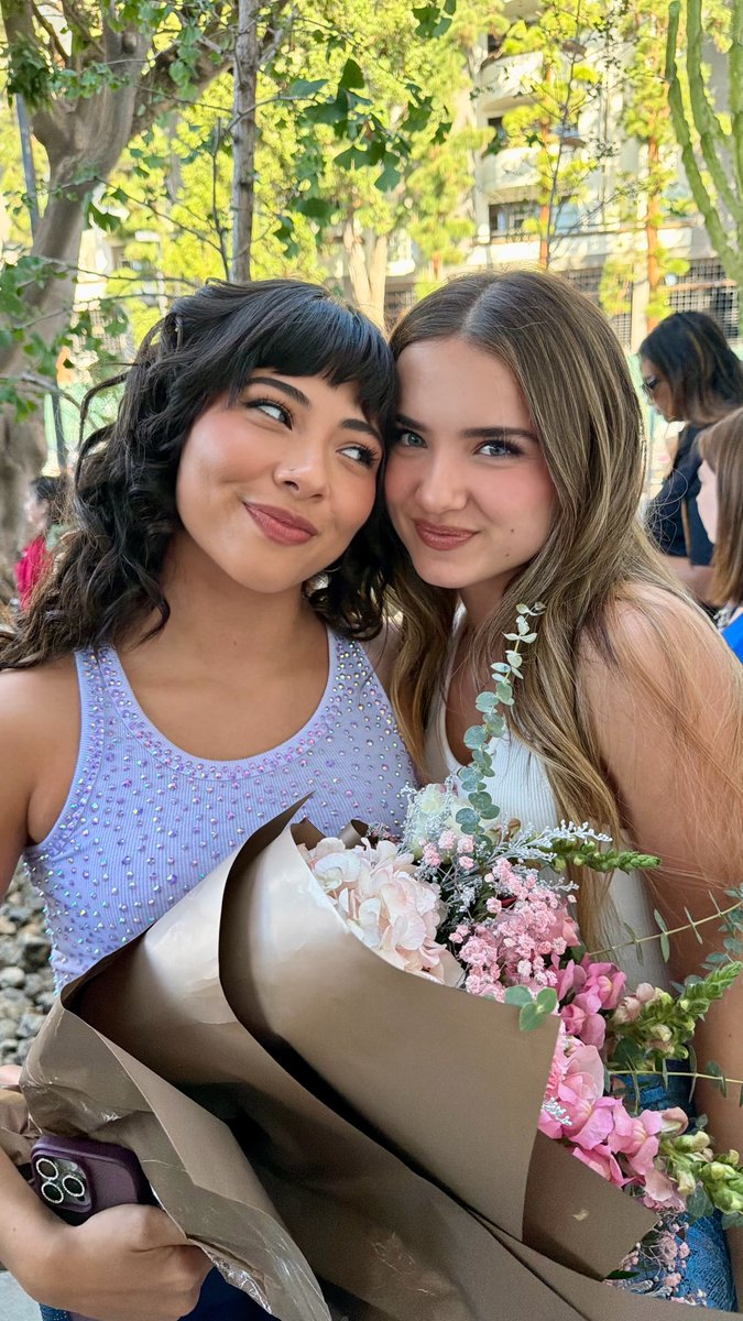 XochitlGomezHQ's tweet photo. Xochitl and Madeleine McGraw today https://t.co/sDL4LWrIvq