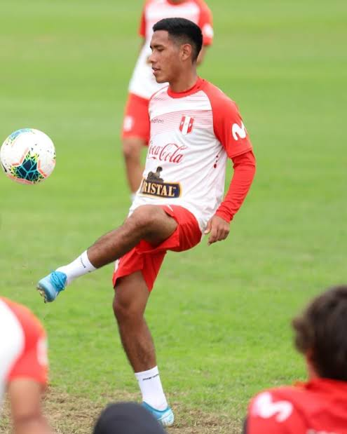 UribenF's tweet photo. Sebastián Enciso (23, FC Cajamarca). Zurdo, puede jugar de lateral o extremo y suma 2 goles y 4 asistencias en Liga 1. Ante Juan Pablo II marcó y asistió en apenas 37 minutos sobre la cancha. Una aparición decisiva desde la banda, sin tanta prensa. https://t.co/c6FkZH8tvf