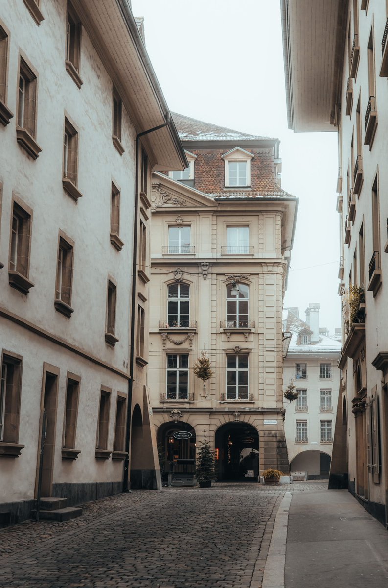 leagfcipgnuyn's tweet photo. Walking down this cobbled lane feels like stepping into a storybook. What's a travel memory that still makes you smile? https://t.co/NufdLB0N5v