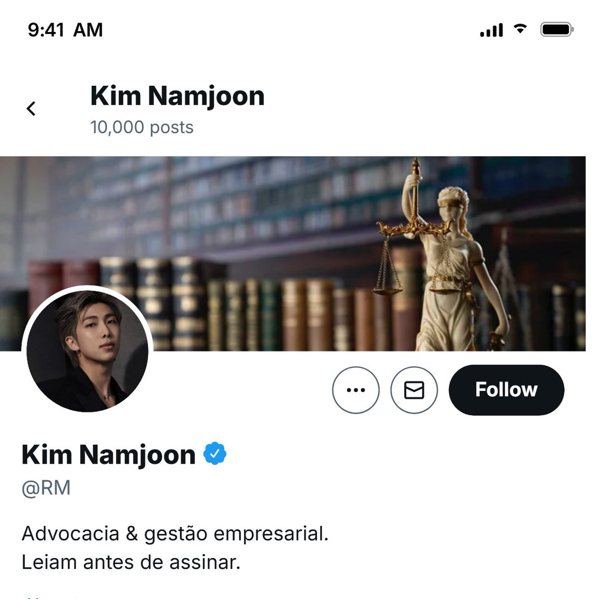 mephistothv's tweet photo. Kim Namjoon. 
Alfa.
44 anos. 
Advogado e administrador das empresas do Taehyung. 
Cheiro: Pimenta-preta. https://t.co/ieWvGxajih