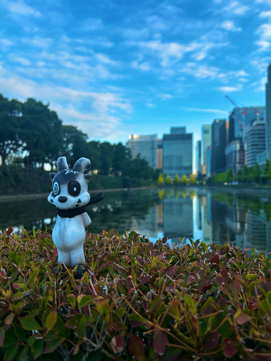 401Syosyo's tweet photo. RAMU'S BANDITと東京早朝散歩 🚶➡️
#Fury
#空想するTOY
#ソフビ https://t.co/82KKQFWvzv