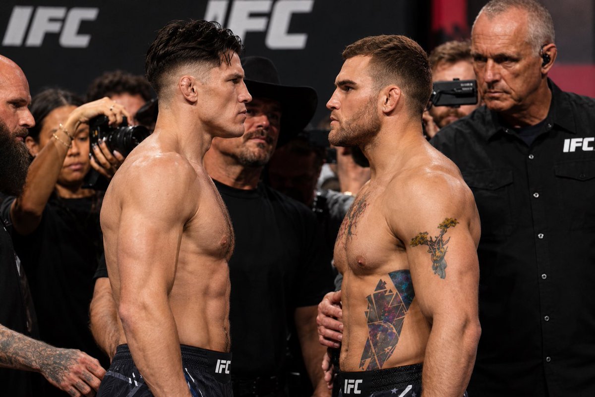 GraigGreenIFC's tweet photo. Time is up. 5 rounds, 25 minutes for us to prove who the better man is. I’m ready to kill and die in there to get that belt around my waist. Don’t miss out tomorrow
#IFC39 https://t.co/0L4IOnJ5uC