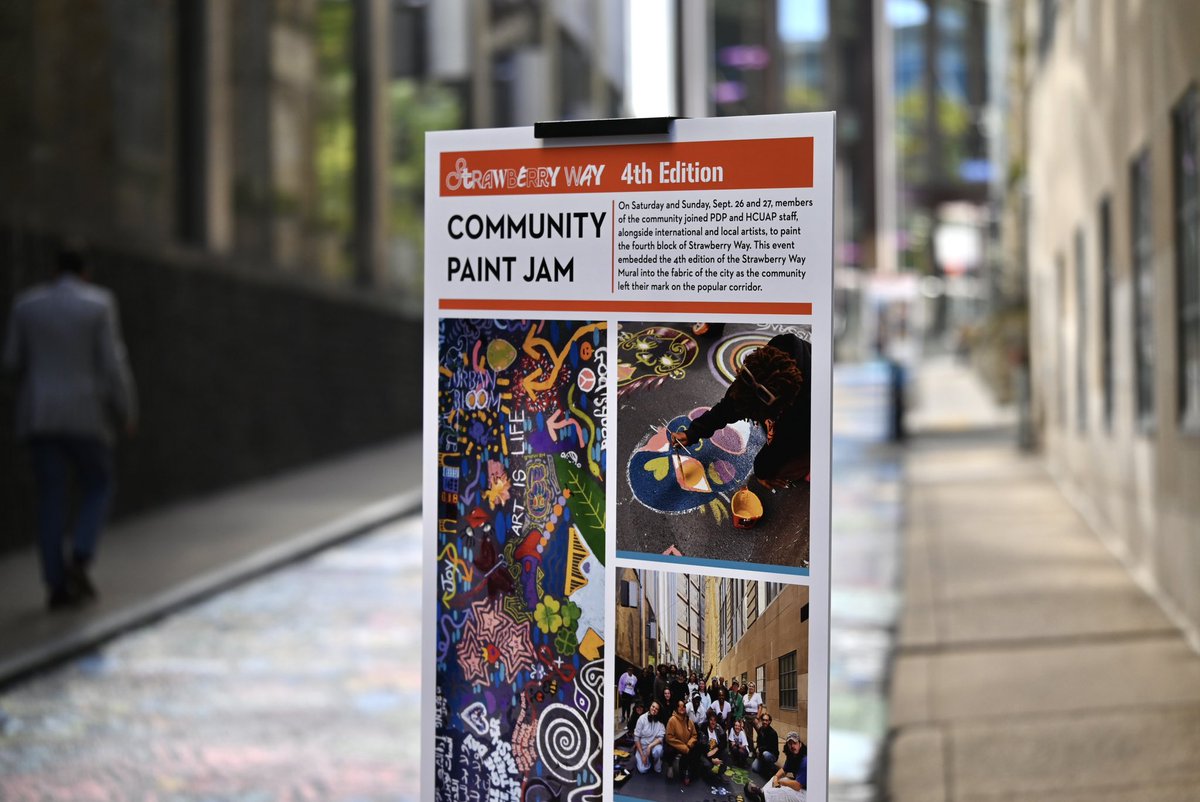 Pittsburgh's tweet photo. New artwork! 

The Mayor joined Downtown stakeholders &amp; Pittsburgh artists to debut the new community art project along Strawberry Way. This is the fourth installation curated by @DowntownPitt.

Come see it for yourself on Strawberry Way from Grant Street to Smithfield Street! https://t.co/k2qd6V87PK