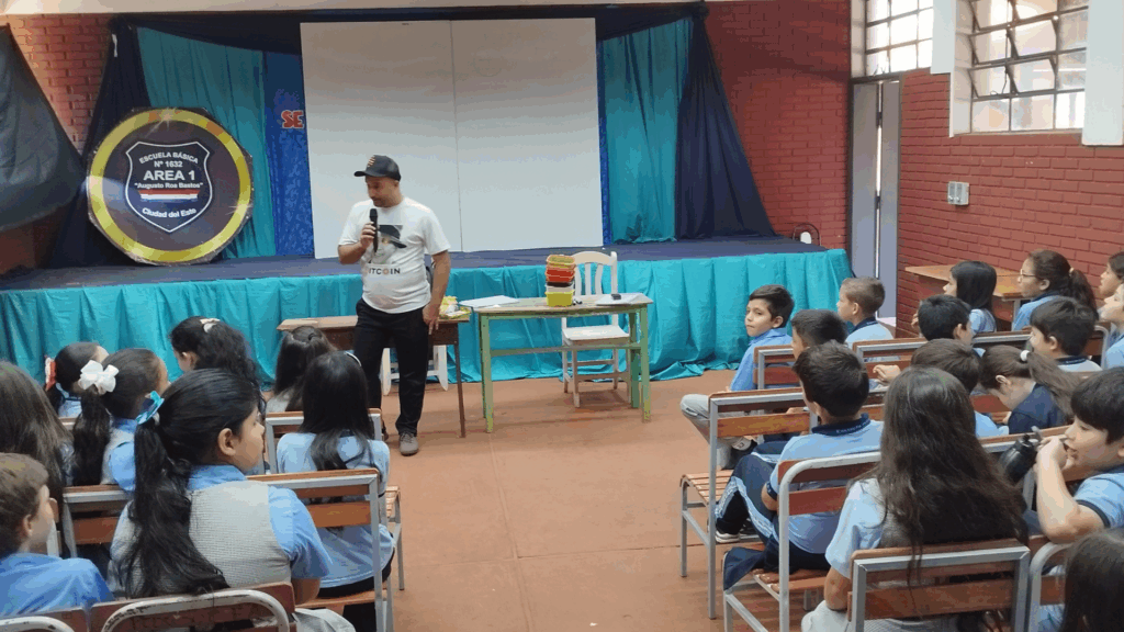 FBI_Bitcoin's tweet photo. La educación práctica cambia comunidades.

@escuelitabtc trabaja formando personas para que comprendan Bitcoin desde sus fundamentos hasta su uso cotidiano, y ese trabajo continuará creciendo gracias al acompañamiento del programa coordinado por la Fundación Bitcoin Iberoamérica junto a Geyser, Paystand y Bitcoin Beach.

Podrás conocer más durante @labitconf .