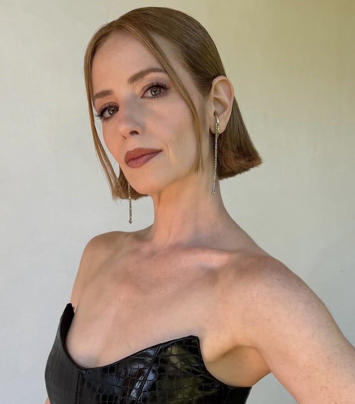 evmmssx's tweet photo. toda vez que eu lembro que a gostosa que interpreta a callie em the hunting wives é sionista uma fada morre https://t.co/O1KXy8ZbEp