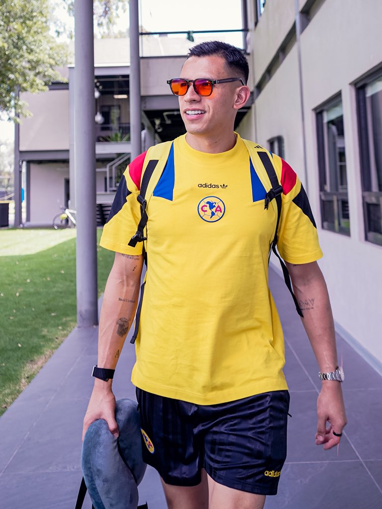 ClubAmerica's tweet photo. ¡Vámonos! Tenemos una cita en Guadalajara. Allá les vemos, Americanistas 🦅🔜 https://t.co/SC6bx9xlRT