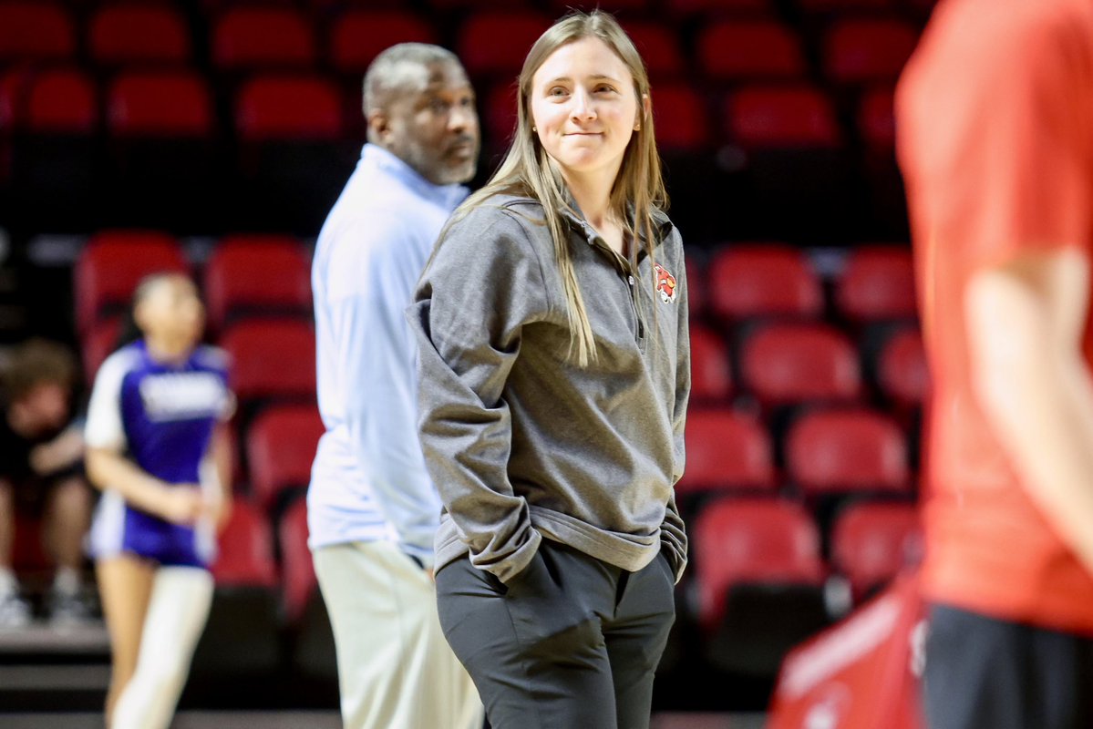 LadyTopperHoops's tweet photo. Happy birthday to Coach Whit! 🥳 https://t.co/xh1r4I2NdM