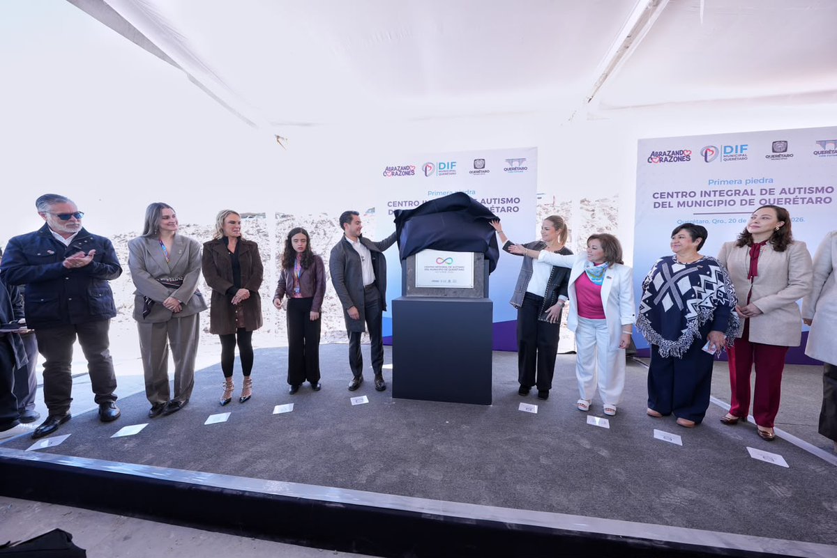 PoderCiudadanoo's tweet photo. #EnBocaDeTodos: 🧩🏗️ ¡QUERÉTARO TENDRÁ UN CENTRO INTEGRAL DE AUTISMO CON INVERSIÓN DE 32.5 MILLONES DE PESOS! FELIFER MACÍAS ARRANCA CONSTRUCCIÓN DE ESPACIO ESPECIALIZADO QUE OFRECERÁ TERAPIAS, ATENCIÓN PSICOLÓGICA Y APOYO A MÁS DE MIL PERSONAS 🏥💙🤝
⤵
https://t.co/NoboDhk0Dn

Únete a nuestro canal 👉 https://t.co/dQK26JRsD5
📌 ¿Tienes una denuncia? Escríbenos al 446 144 4405
