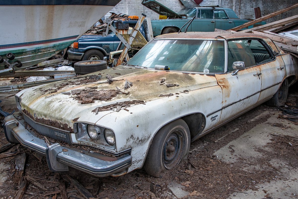 ExploresMr's tweet photo. An old storage garage in the metro-Detroit, Michigan area that was closed and abandoned; filled with old and long forgotten cars from a much different age in the Motor City. https://t.co/1L1kfGlD4e