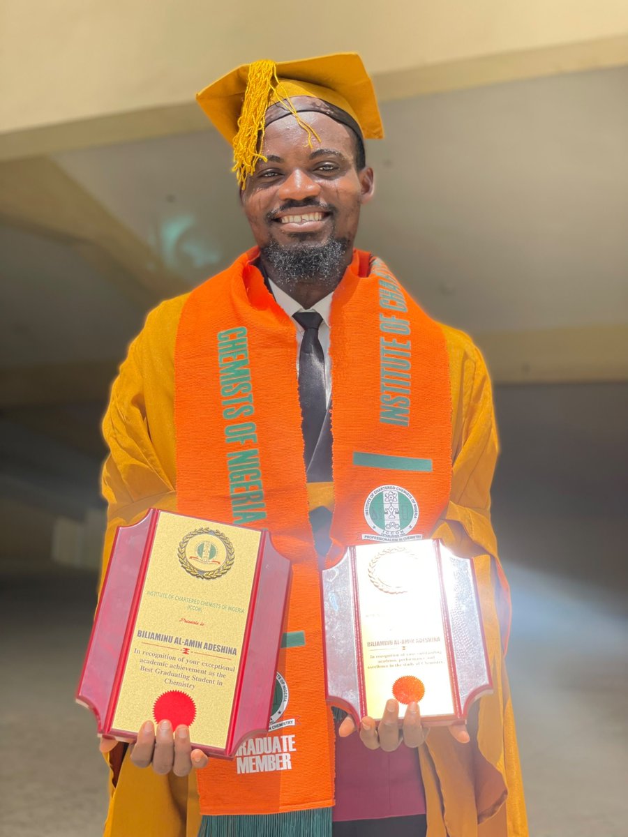 AlBiliaminu's tweet photo. They said chemistry would break me. 

Today, I took the oath as a Graduate Member of ICCON, @lautechofficial with:
🥇 First Class Honours (CGPA: 4.96/5.00)
🥇 Best Graduating Student, Pure and Applied Chemistry, LAUTECH
🥇 The highest CGPA the Department has ever recorded https://t.co/fnIAFGi4yn