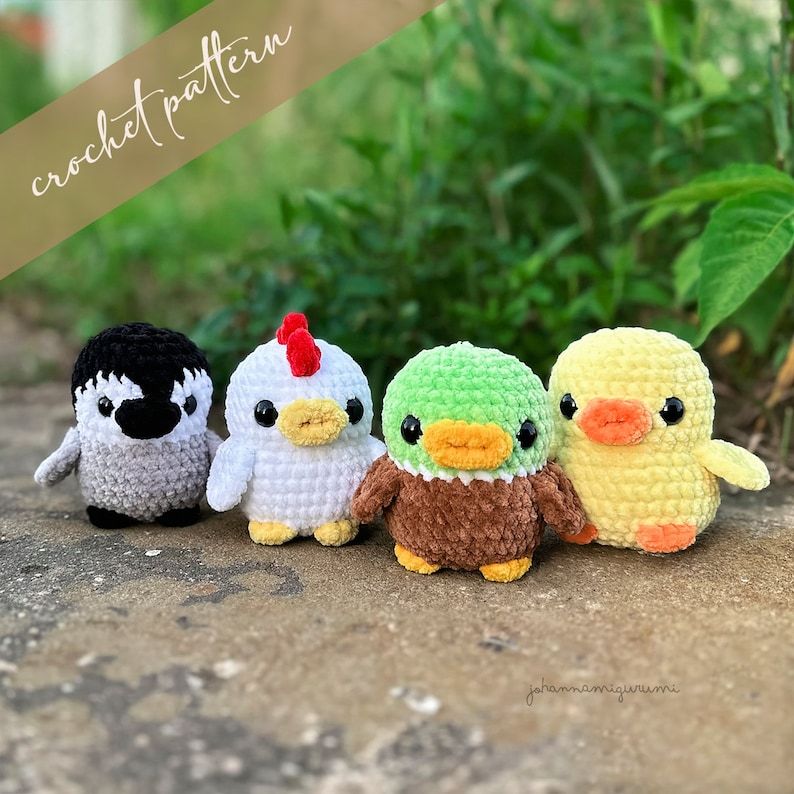 knithacker's tweet photo. Pocket Pals Patterns For Crocheters ... Chickens, Penguins, Puffins, Pigeons, Frogs and More! 👉 https://t.co/8z1TUq6W8O #crochet #amigurumi https://t.co/qF0wuIwYvk