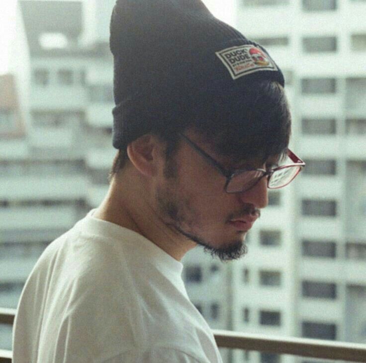 jojiargentina's tweet photo. welcome back joji chloe burbank era https://t.co/eJv850TNDE