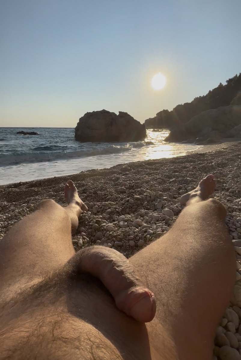 JoshBrowII's tweet photo. @Nudebeach1987 https://t.co/952f1byQ7M