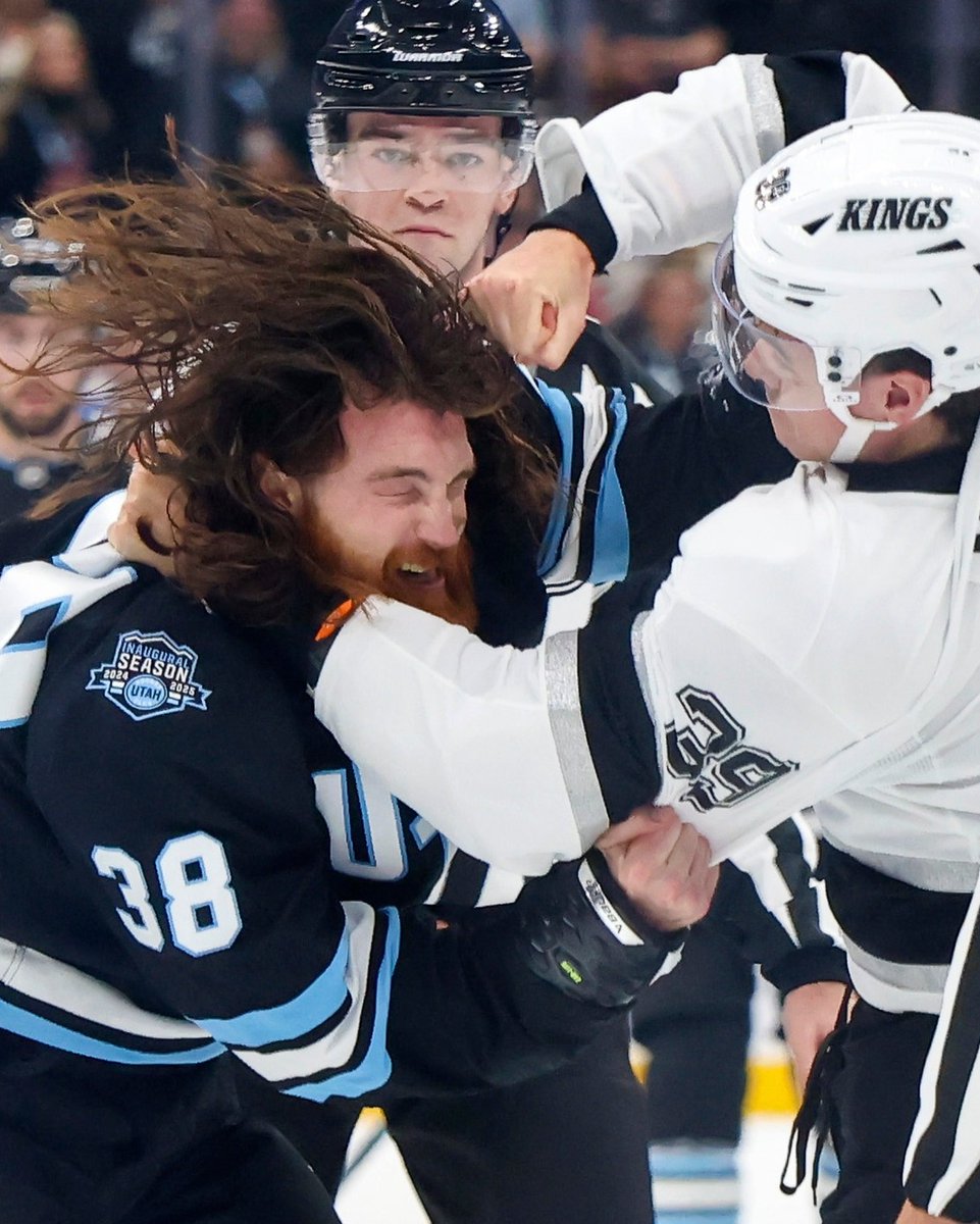 hockeyfights's tweet photo. Throwing fists runs deep in the Malott family! #HFStats https://t.co/coVW7BRgT8