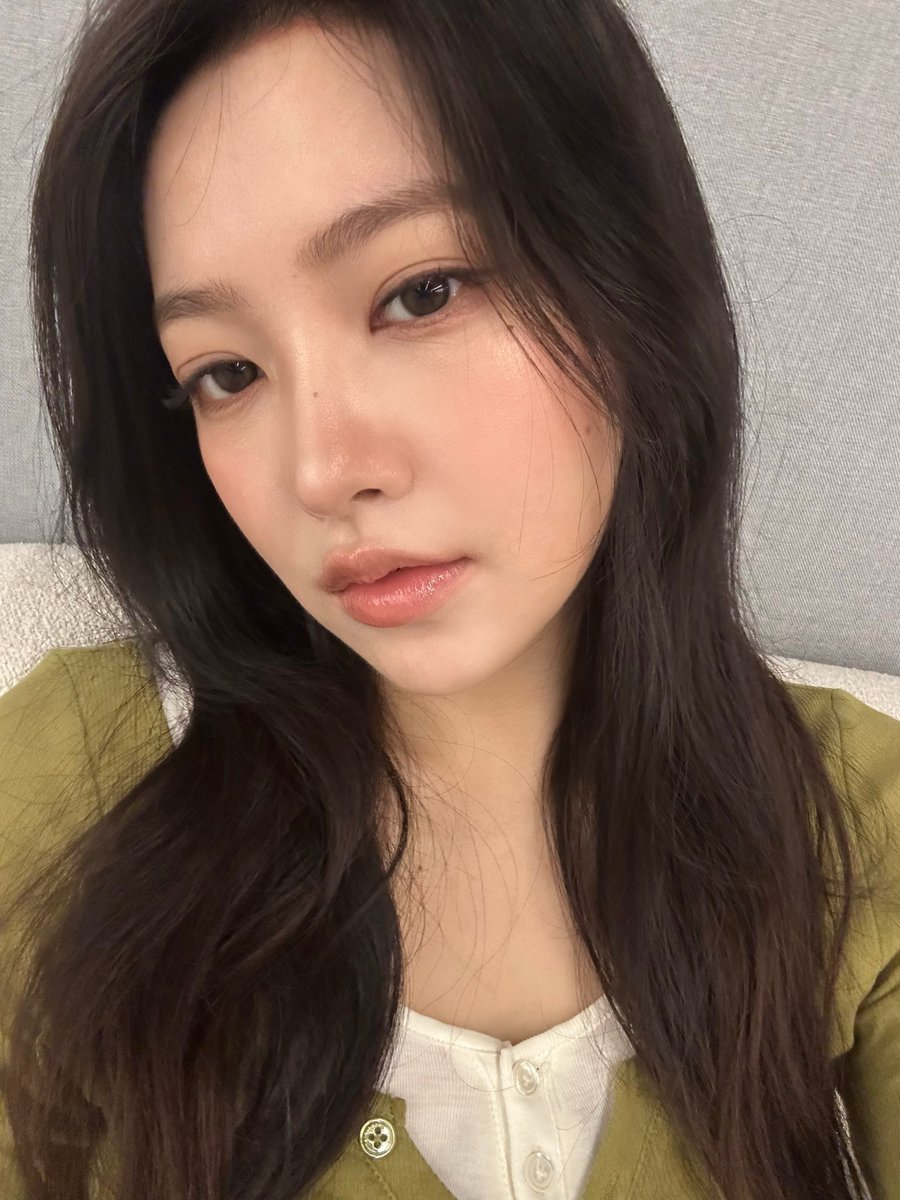 yserikim's tweet photo. 𐙚₊˚⊹  Like  a  fresh - faced  dawn,  beauty  blooms  softly,  wrapped  in  the  gentle  hues  of  morning  light,  where  every  little  petal  holds  a  quiet  kind  of  grace  and  every  new  day  feels  like  a  dream  unfolding 🌷 https://t.co/QhtyH7GpF1